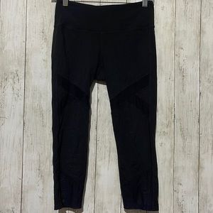 Athleta Black Mesh Inset Capris‎ Athletic Leggings Womens Size S
